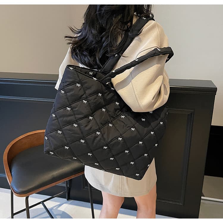 マザーズバッグトートキルティングリボン刺繍大容量