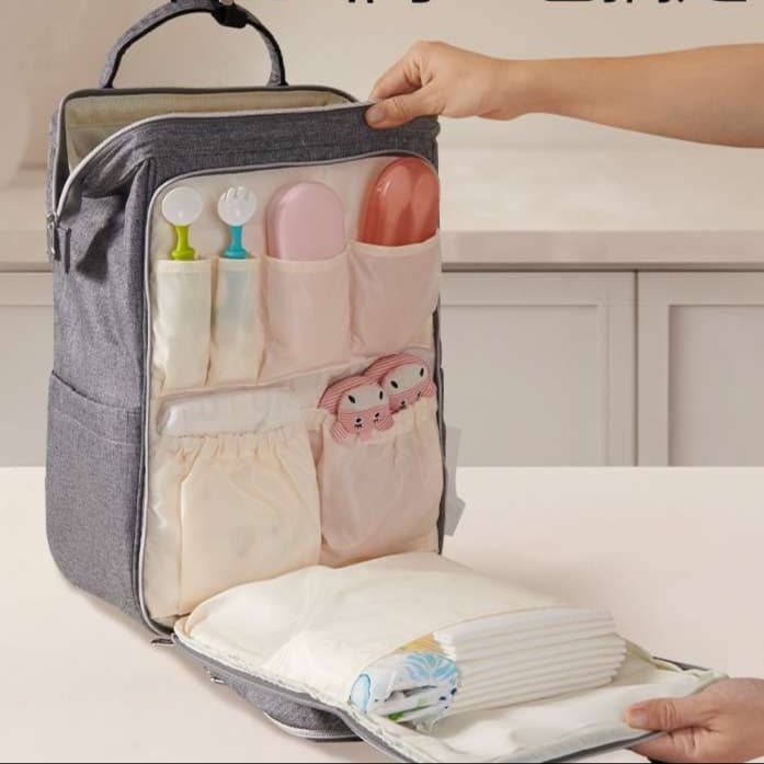 赤ちゃん用品収納リュック型マザーズバッグ